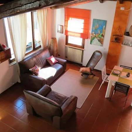 Loft In Romantic Apartment *