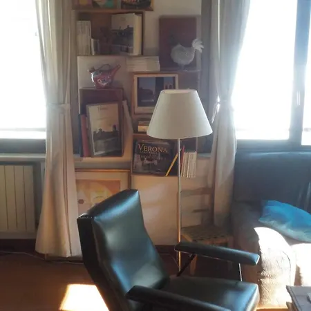 Loft In Romantic Apartment *